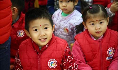 幼儿园小朋友们的新年祝福语_幼儿园小朋友新年祝福语简短